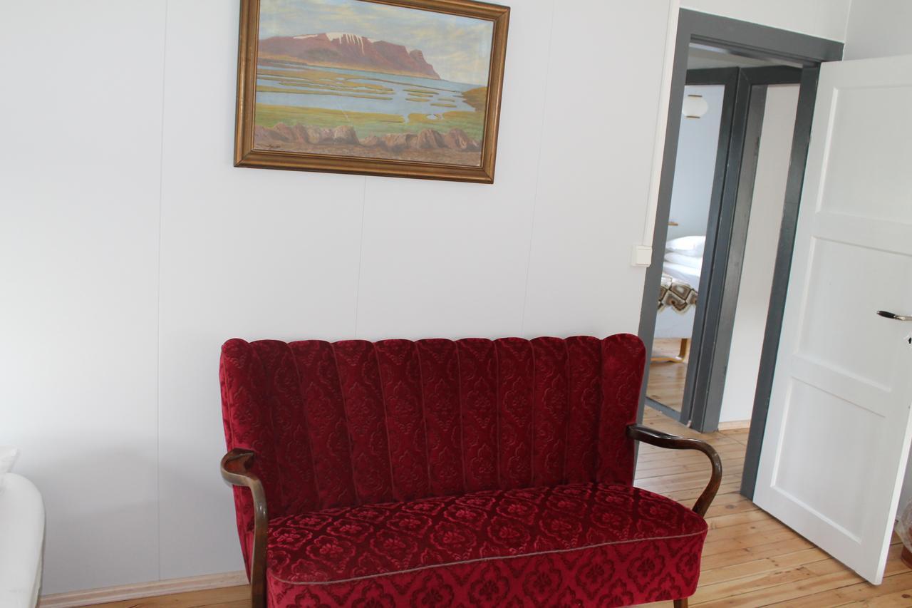 Midhop Guesthouse Thingeyrar Dış mekan fotoğraf