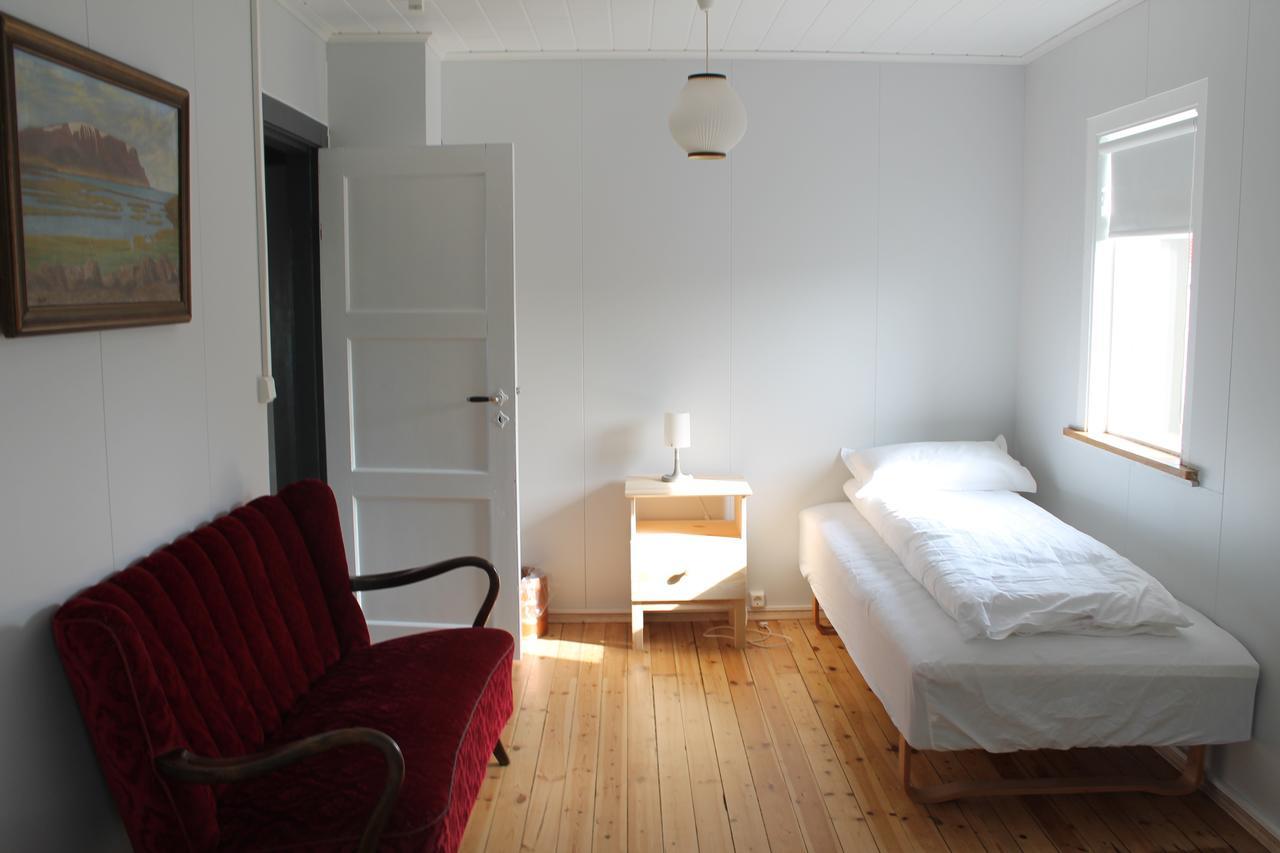 Midhop Guesthouse Thingeyrar Dış mekan fotoğraf